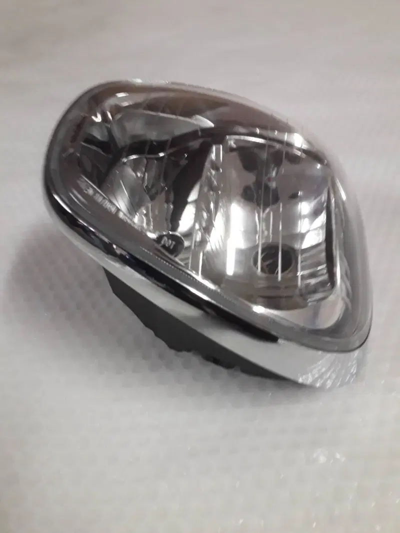 FARO ANTERIORE PIAGGIO BEVERLY. (2)