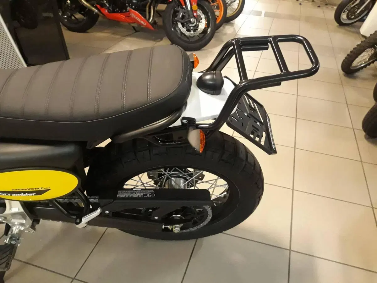 PORTAPACCHI GIVI CABALLERO SCRAMBLER (4)