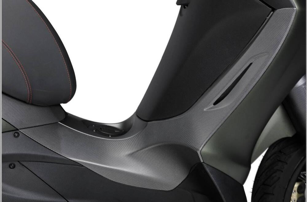 COPERTURA CENTRALE DX CARBON LOOK Piaggio