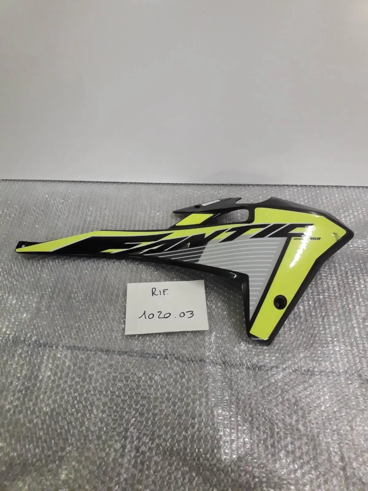 CARENA COPRIRADIATORE DESTRA FANTIC MOTARD 2020 Fantic Motor (4)