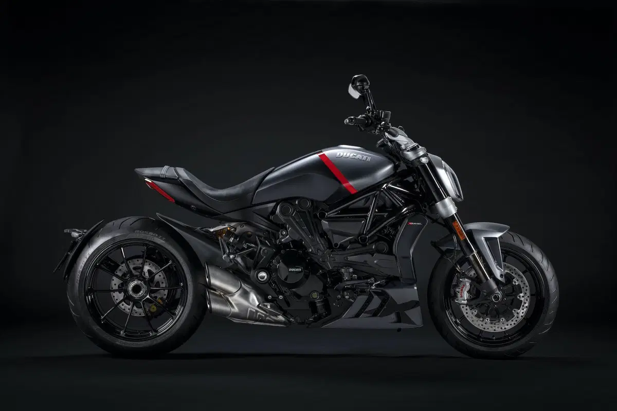 Ducati XDiavel 1260S Black Star 2021 (2)