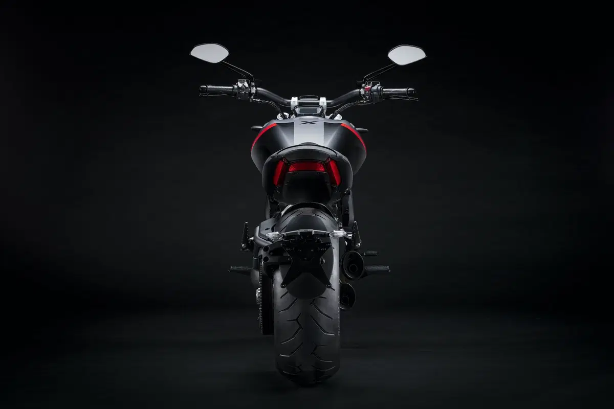 Ducati XDiavel 1260S Black Star 2021 (3)