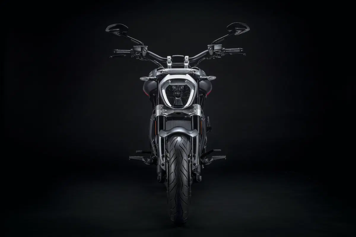 Ducati XDiavel 1260S Black Star 2021 (4)