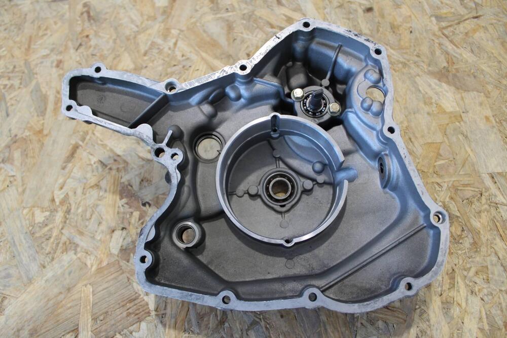 Coperchio alternatore DUCATI 748 SPS (2)