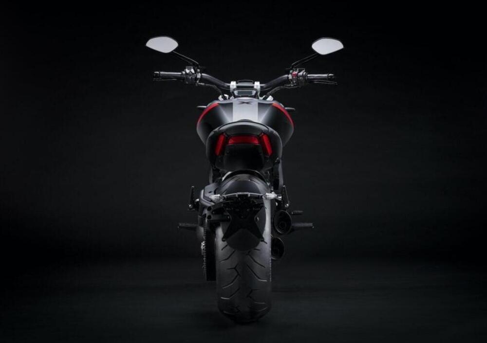 Ducati XDiavel 1262 Black Star (2021) (5)