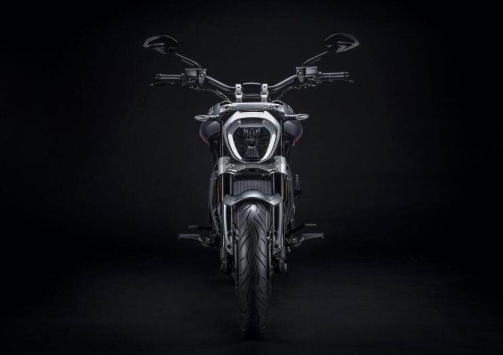 Ducati XDiavel 1262 Black Star (2021) (3)