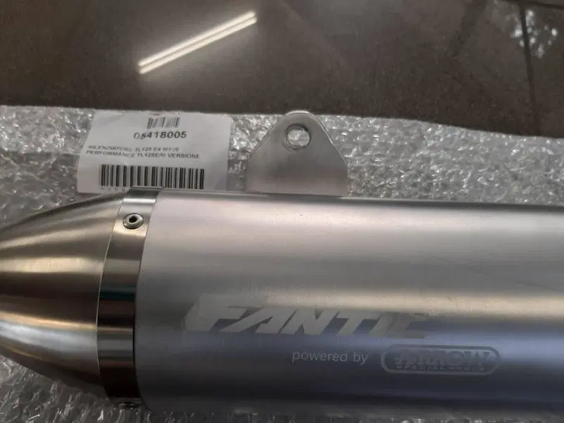 SILENZIATORE/SCARICO ORIGINALE ARROW FANTIC MOTARD Fantic Motor (3)
