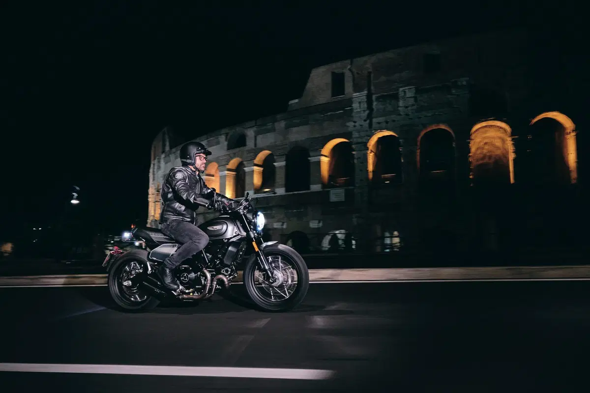 Ducati Scrambler 2021: Night Shift e altre novità (2)