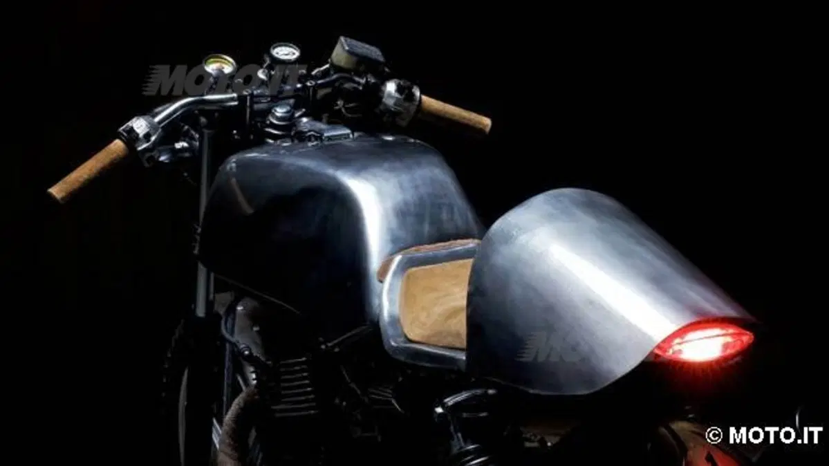 Le Strane di Moto.it: Honda CB400N Café Racer (2)