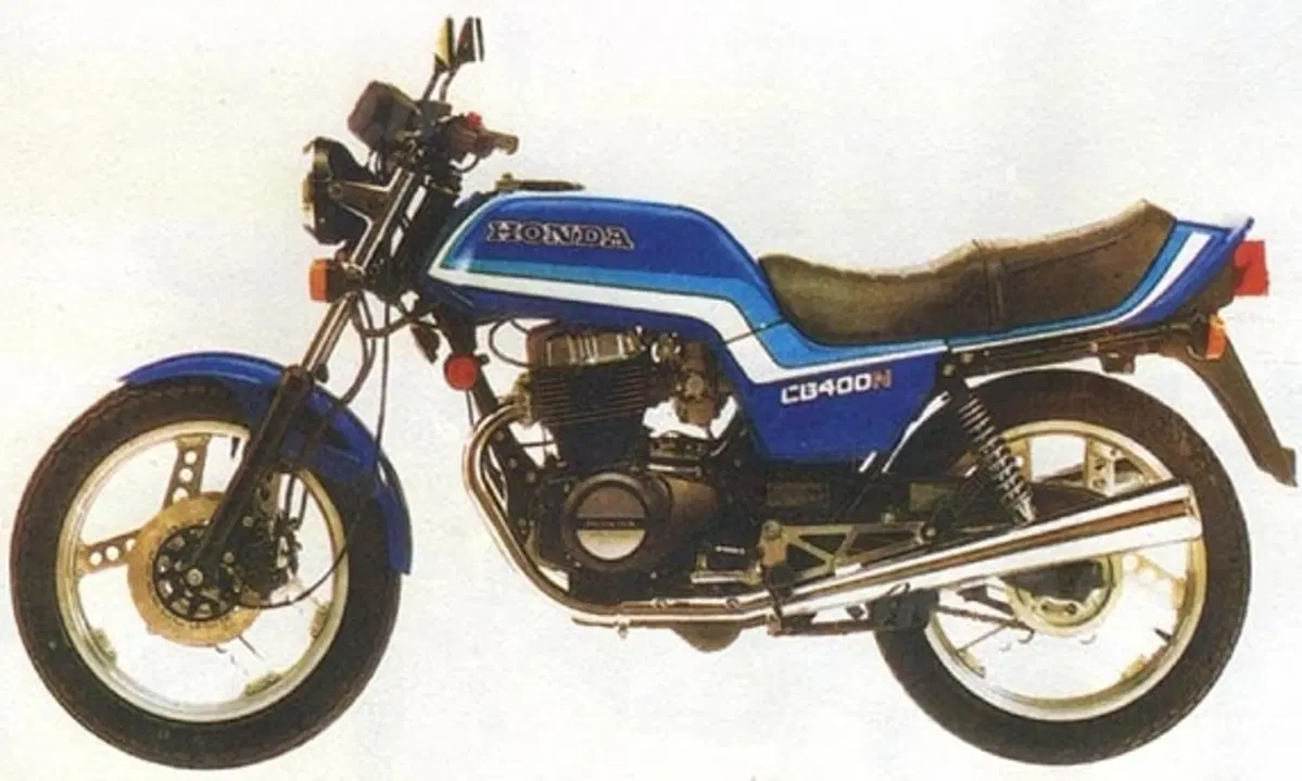 Le Strane di Moto.it: Honda CB400N Café Racer (4)