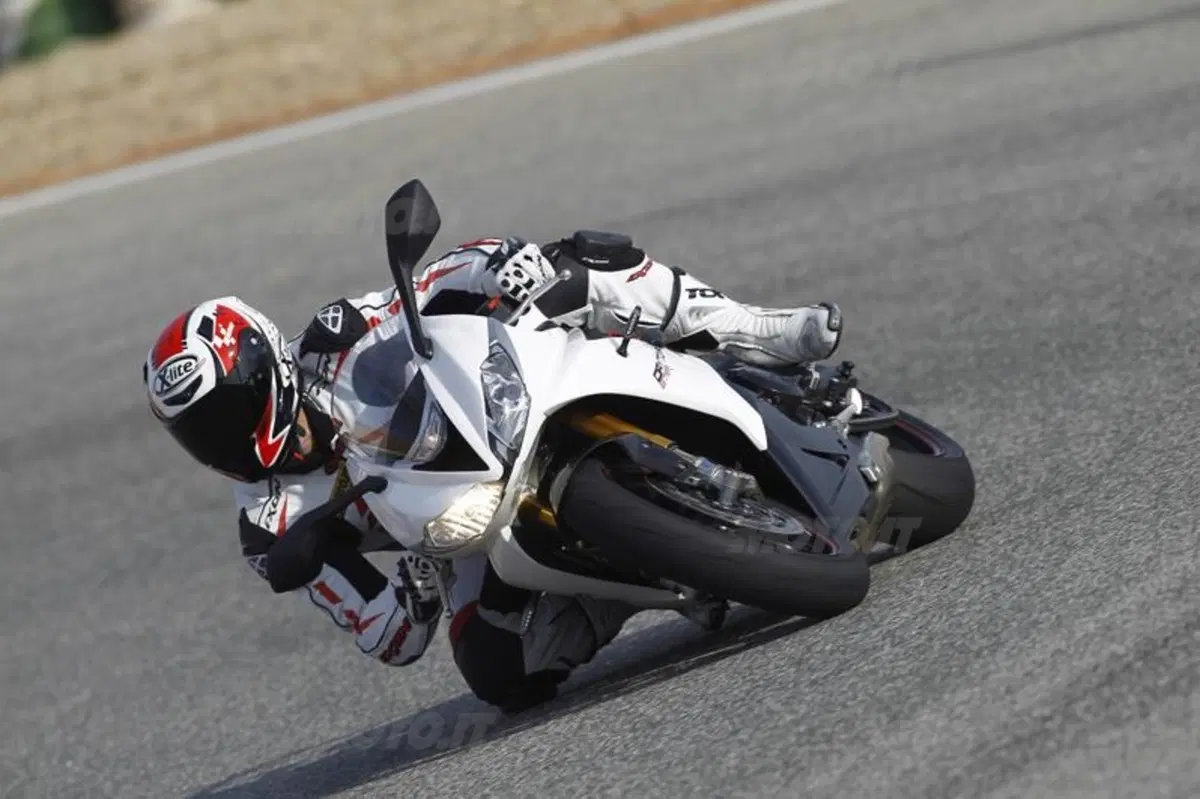 Triumph Daytona 675 2013    (3)
