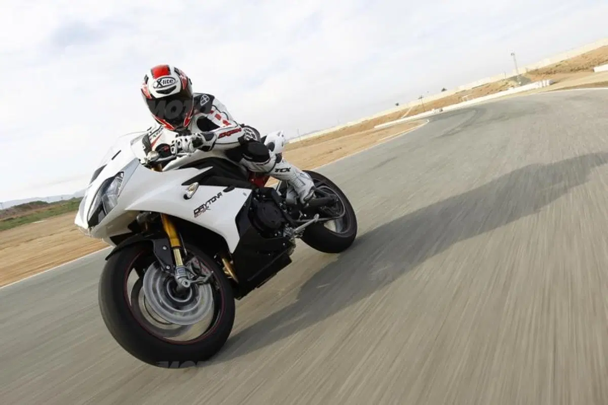 Triumph Daytona 675 2013    (9)