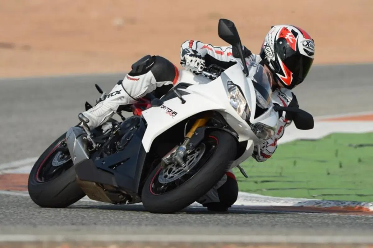 Triumph Daytona 675 2013    (14)