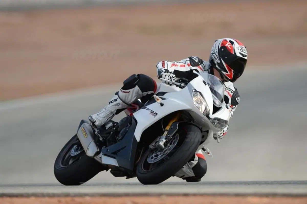 Triumph Daytona 675 2013    (15)