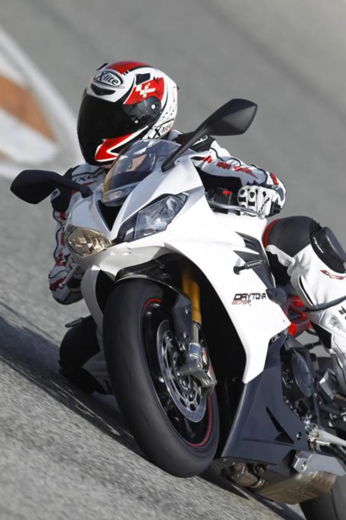 Triumph Daytona 675 2013    (18)