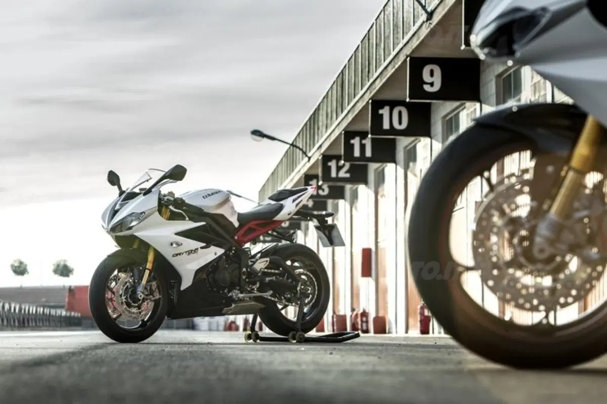 Triumph Daytona 675 2013    (25)