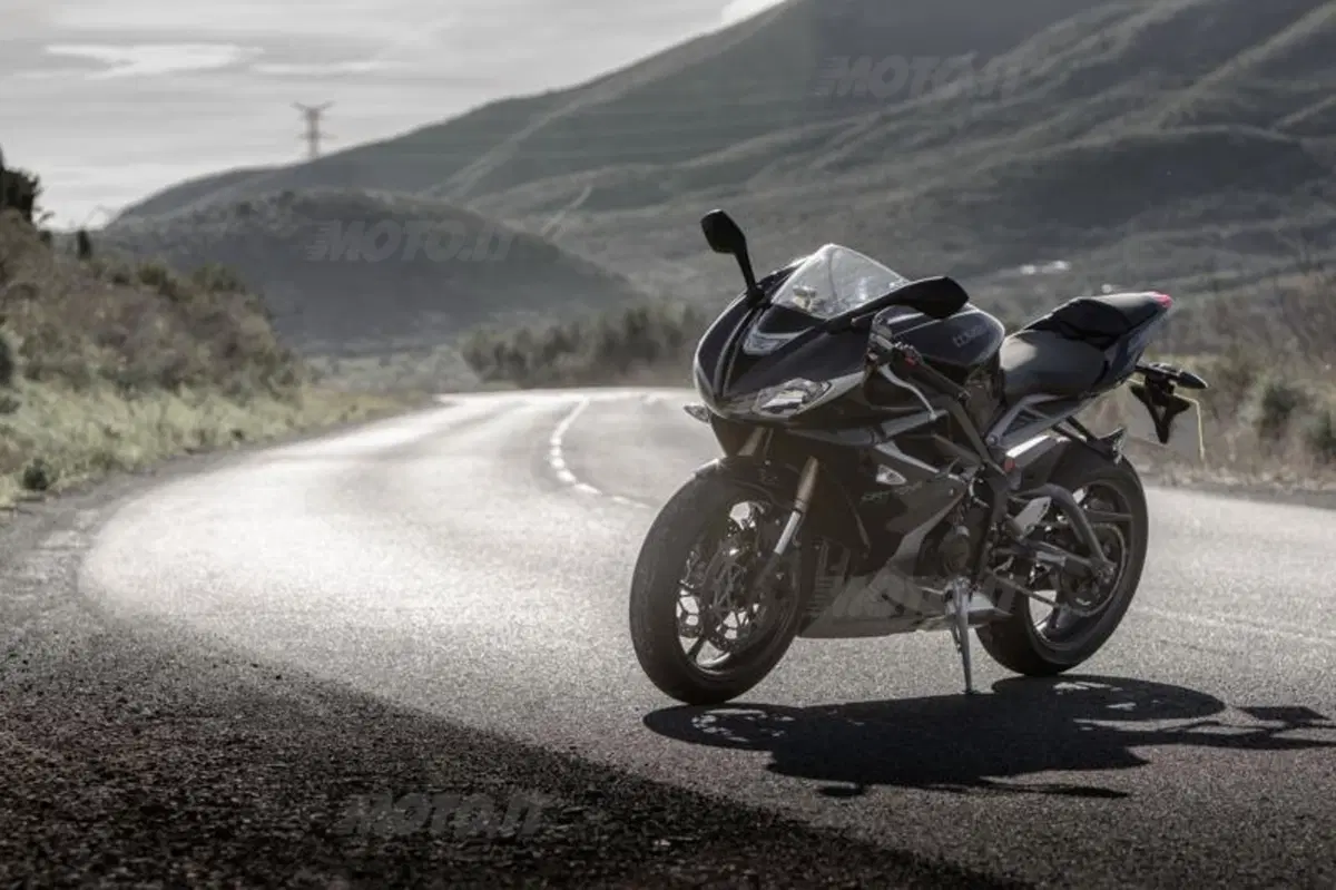 Triumph Daytona 675 2013    (34)