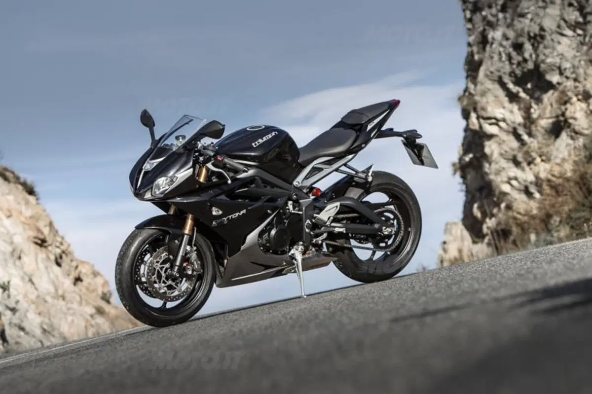 Triumph Daytona 675 2013    (37)