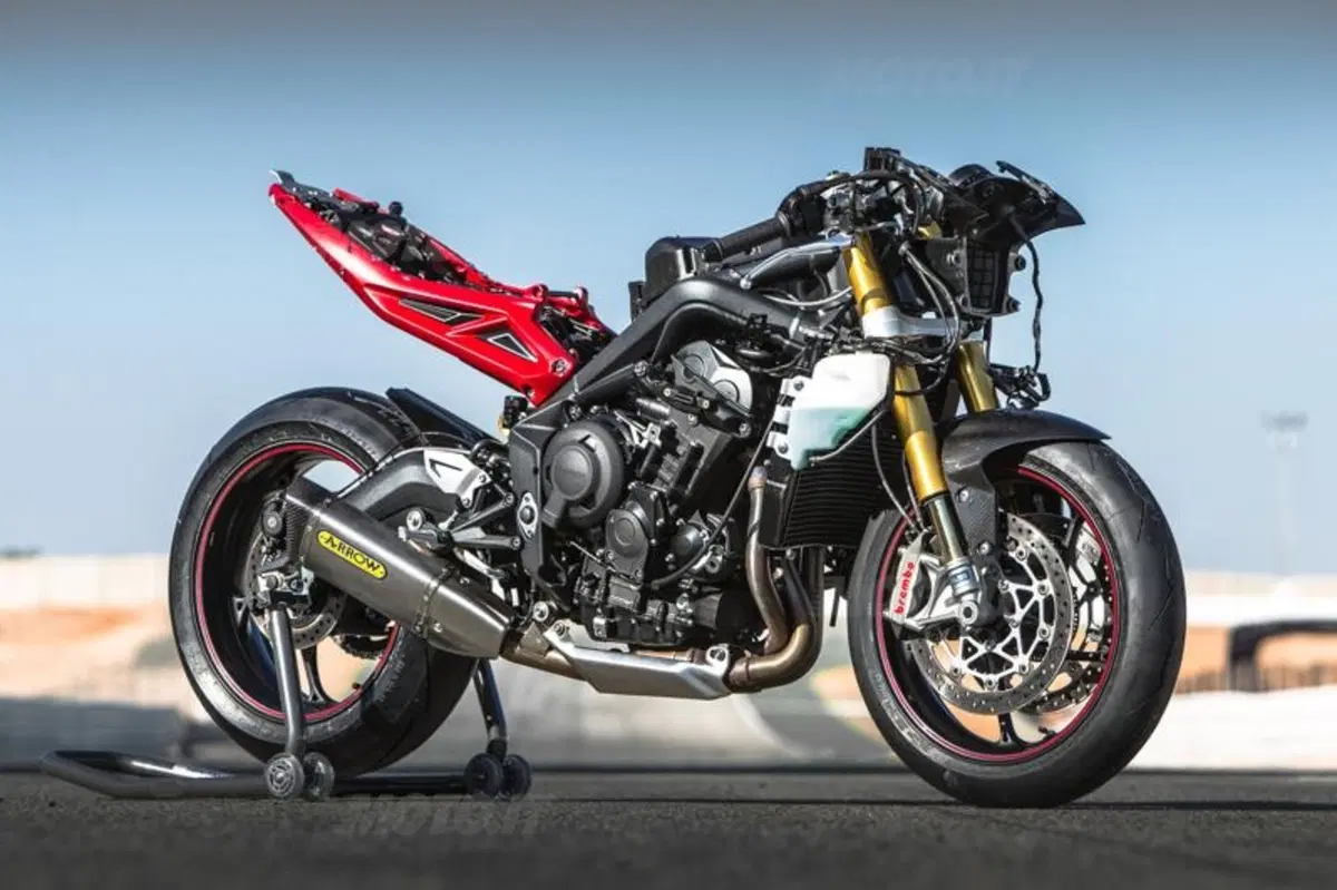 Triumph Daytona 675 2013    (42)