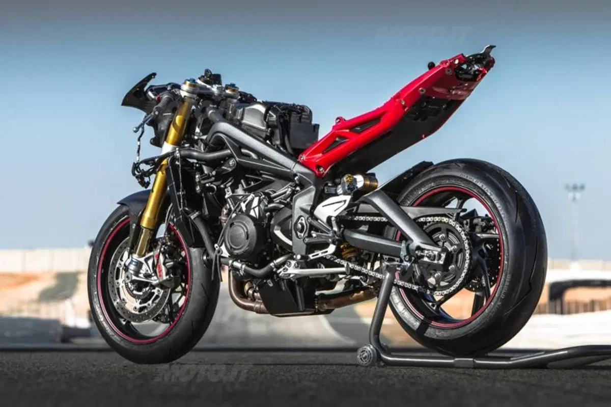 Triumph Daytona 675 2013    (43)
