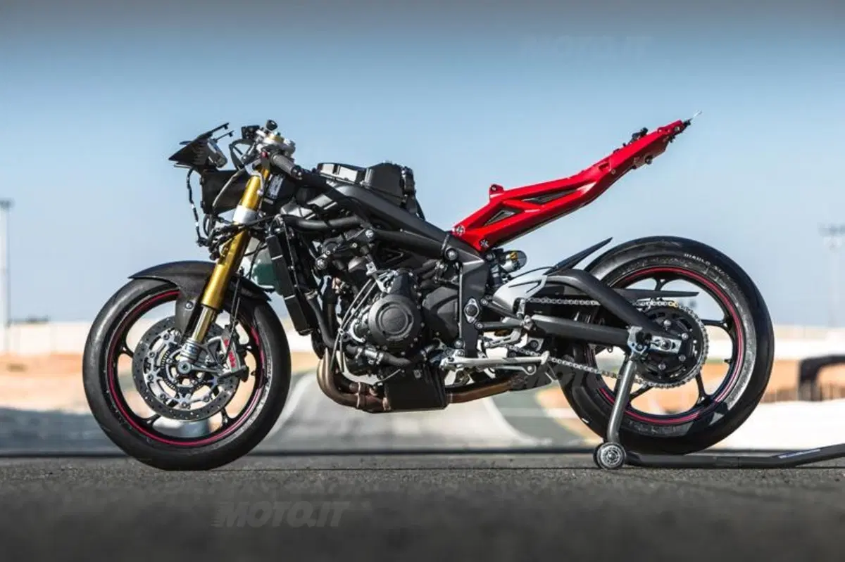 Triumph Daytona 675 2013    (44)
