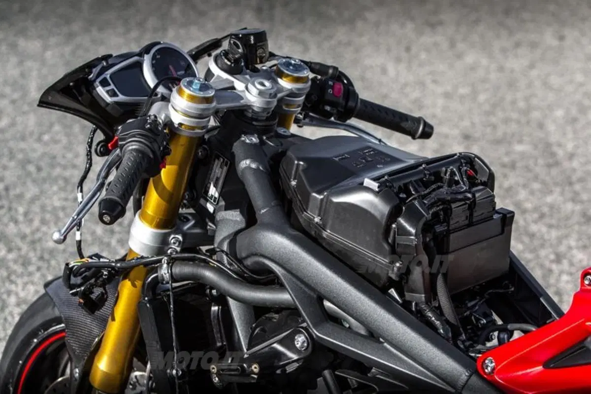 Triumph Daytona 675 2013    (48)