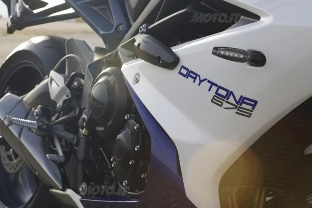 Triumph Daytona 675 2013    (56)