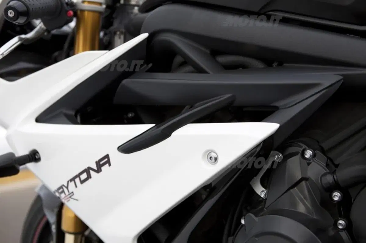 Triumph Daytona 675 2013    (69)