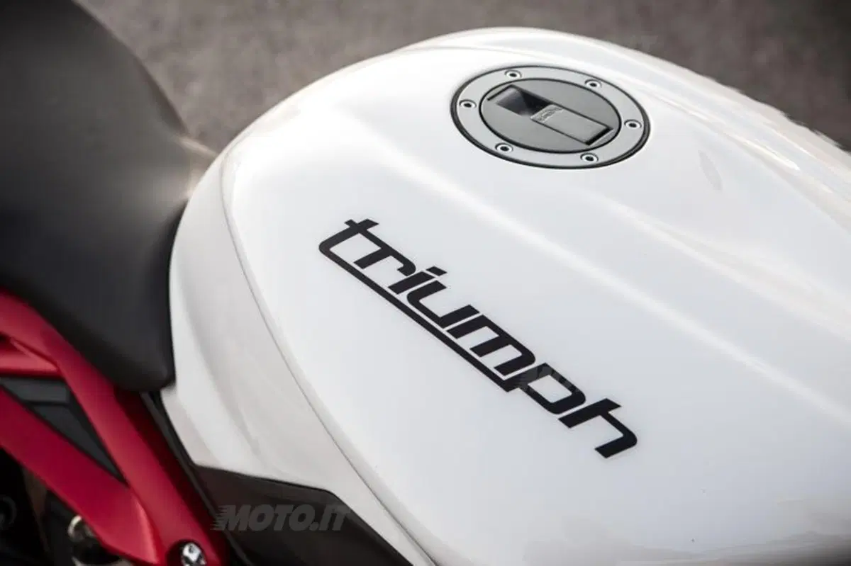Triumph Daytona 675 2013    (72)