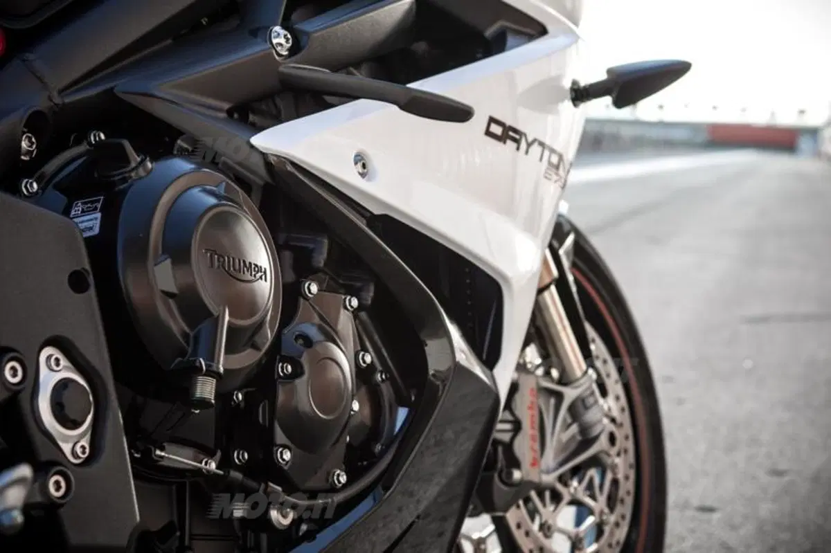 Triumph Daytona 675 2013    (76)