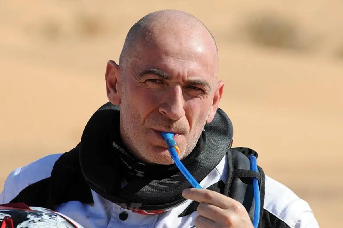 Sergio Sgrilli: “Mi sono messo il casco e l’ho portato per quattro mesi, abbandonando tutto e tutti” (6)