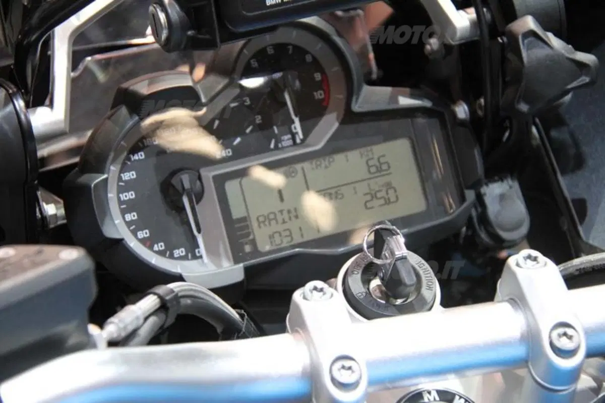 Nuova BMW R1200GS. Prezzo e inizio vendita (9)