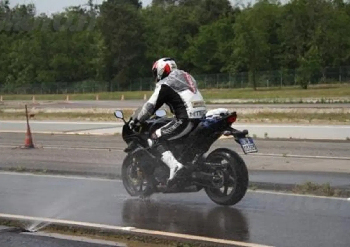 ABS obbligatorio su moto e scooter dal 1&deg; gennaio 2016