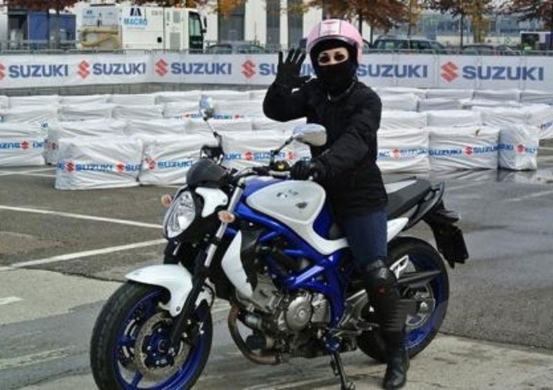 Donneinsella e Suzuki mettono in moto le ragazze