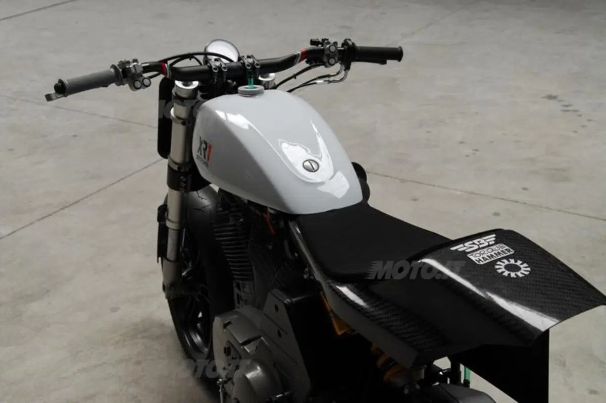 Bottpower XR-1, una street tracker su base Buell