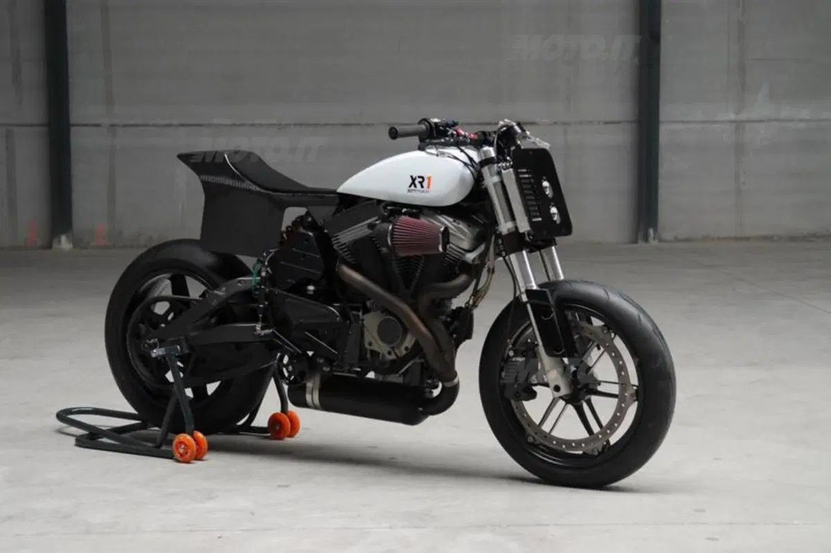 Bottpower XR-1, una street tracker su base Buell (3)
