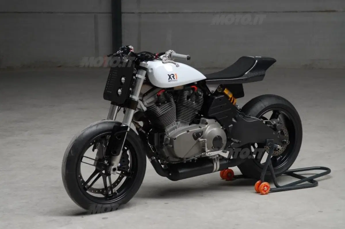 Bottpower XR-1, una street tracker su base Buell (10)