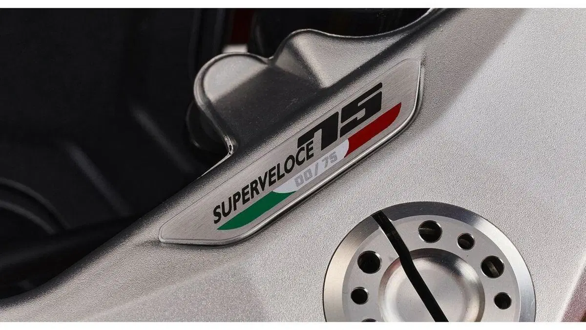 MV Agusta Superveloce 75° Anniversario. Appena arrivata è già sold out (14)