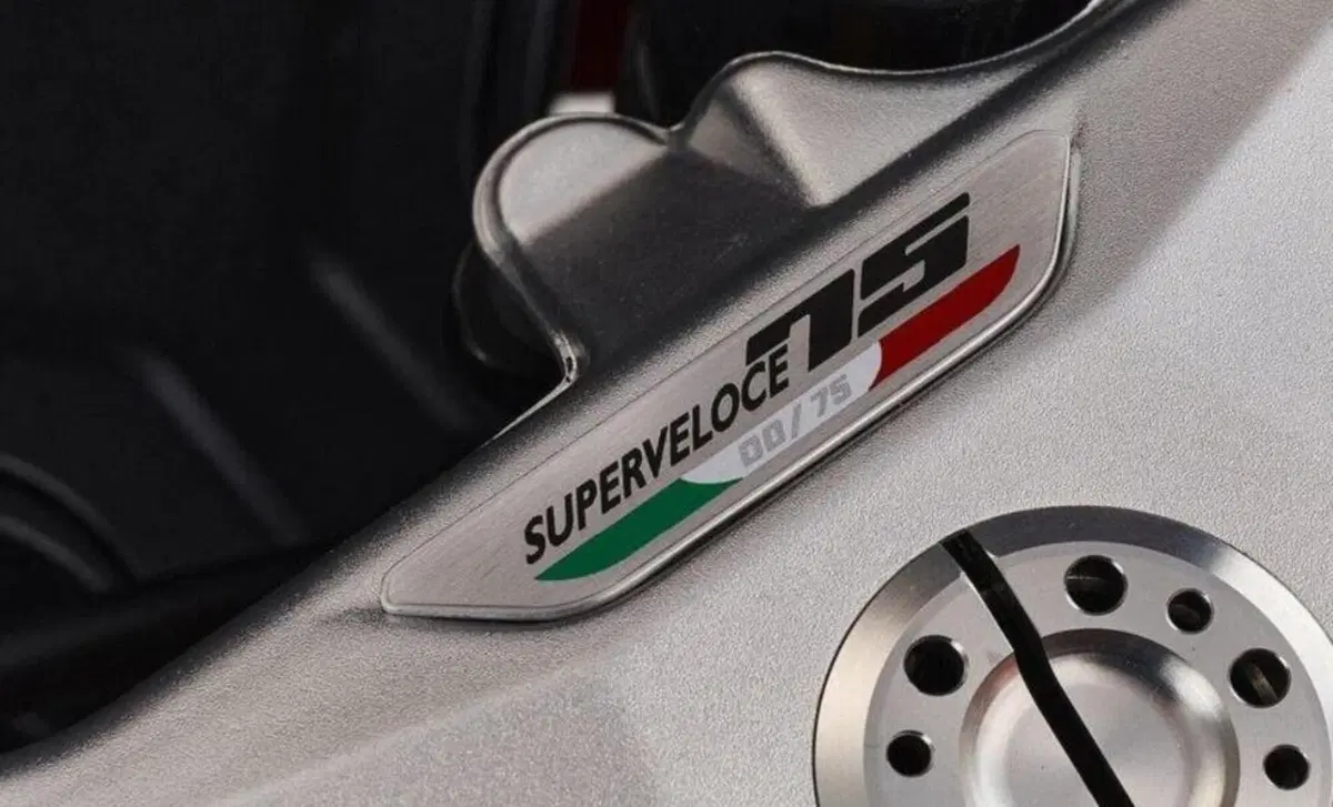 MV Agusta Superveloce 800 Superveloce 800 75° Anniversario (2020) (10)