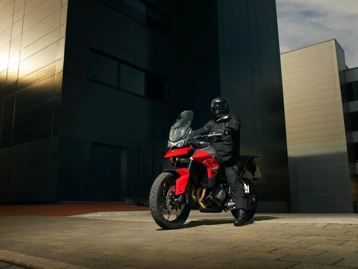 Nuova Triumph Tiger 850 Sport: Crossover a vocazione stradale (2)