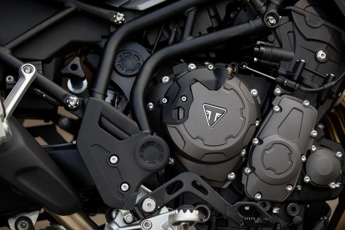 Nuova Triumph Tiger 850 Sport: Crossover a vocazione stradale