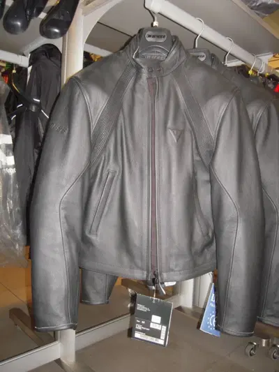 GIACCA MOTO IN PELLE NERA DONNA TG. 44 - 46 Dainese