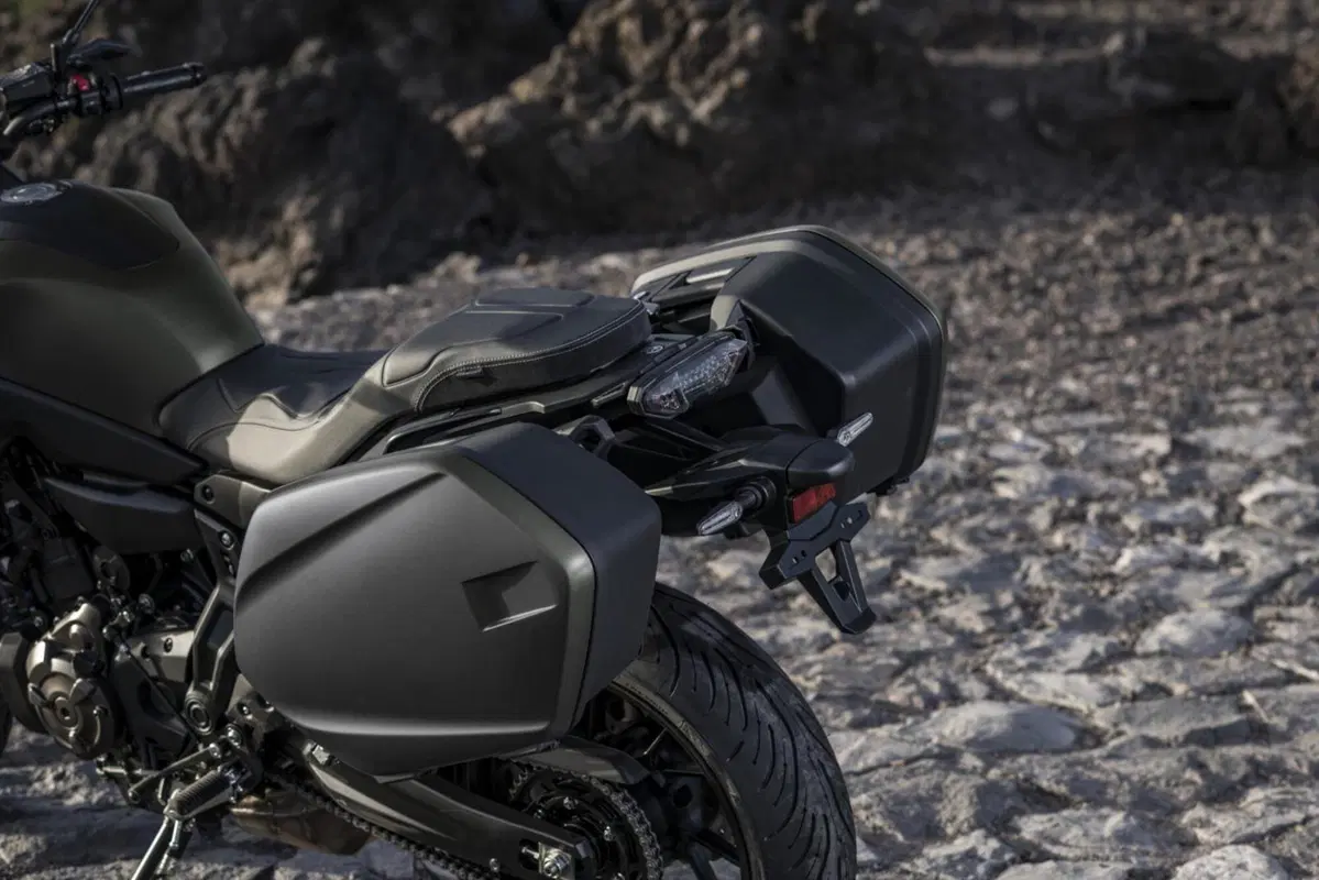Yamaha Tracer 7 GT 2021. Foto e prezzo (2)