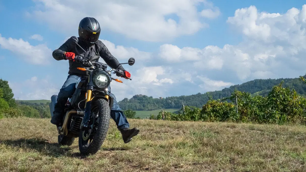 Indian FTR 1200S Race Replica TEST: che toro!