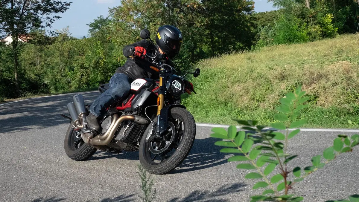Indian FTR 1200S Race Replica TEST: che toro! (4)