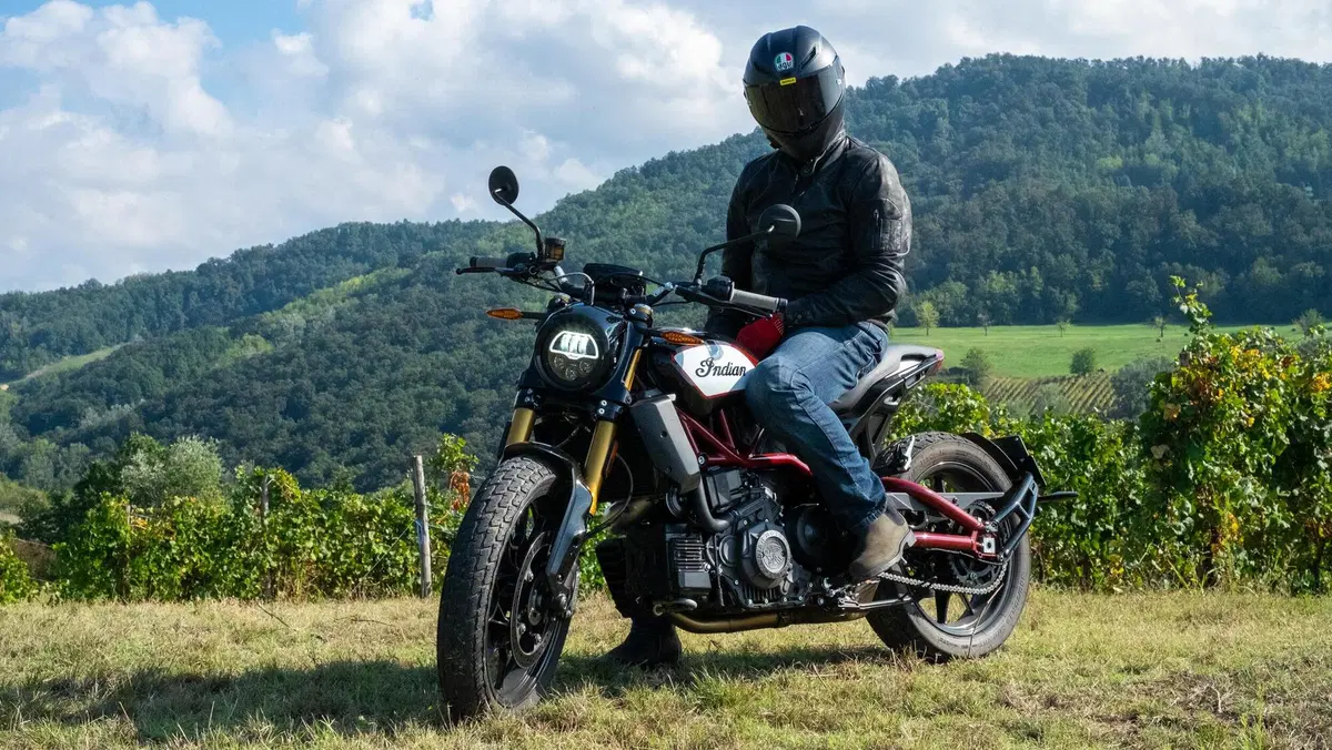 Indian FTR 1200S Race Replica TEST: che toro! (5)