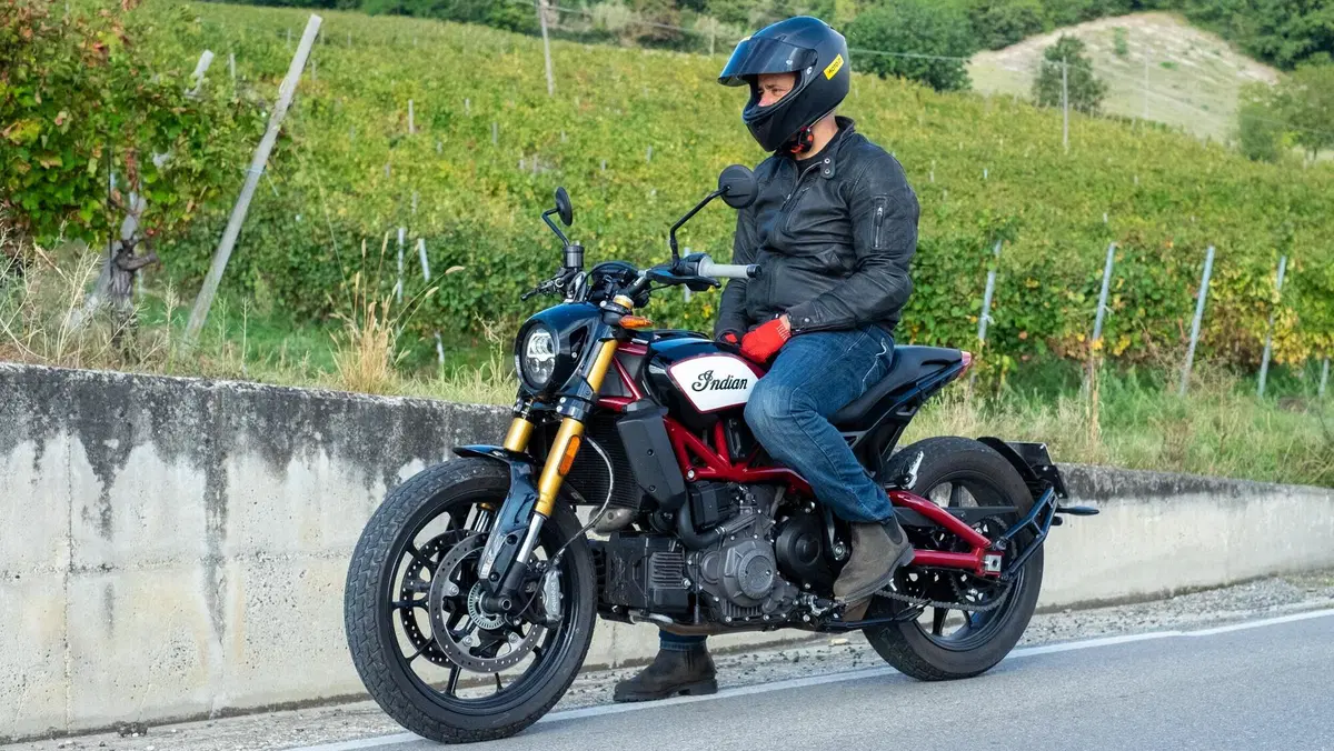 Indian FTR 1200S Race Replica TEST: che toro! (9)