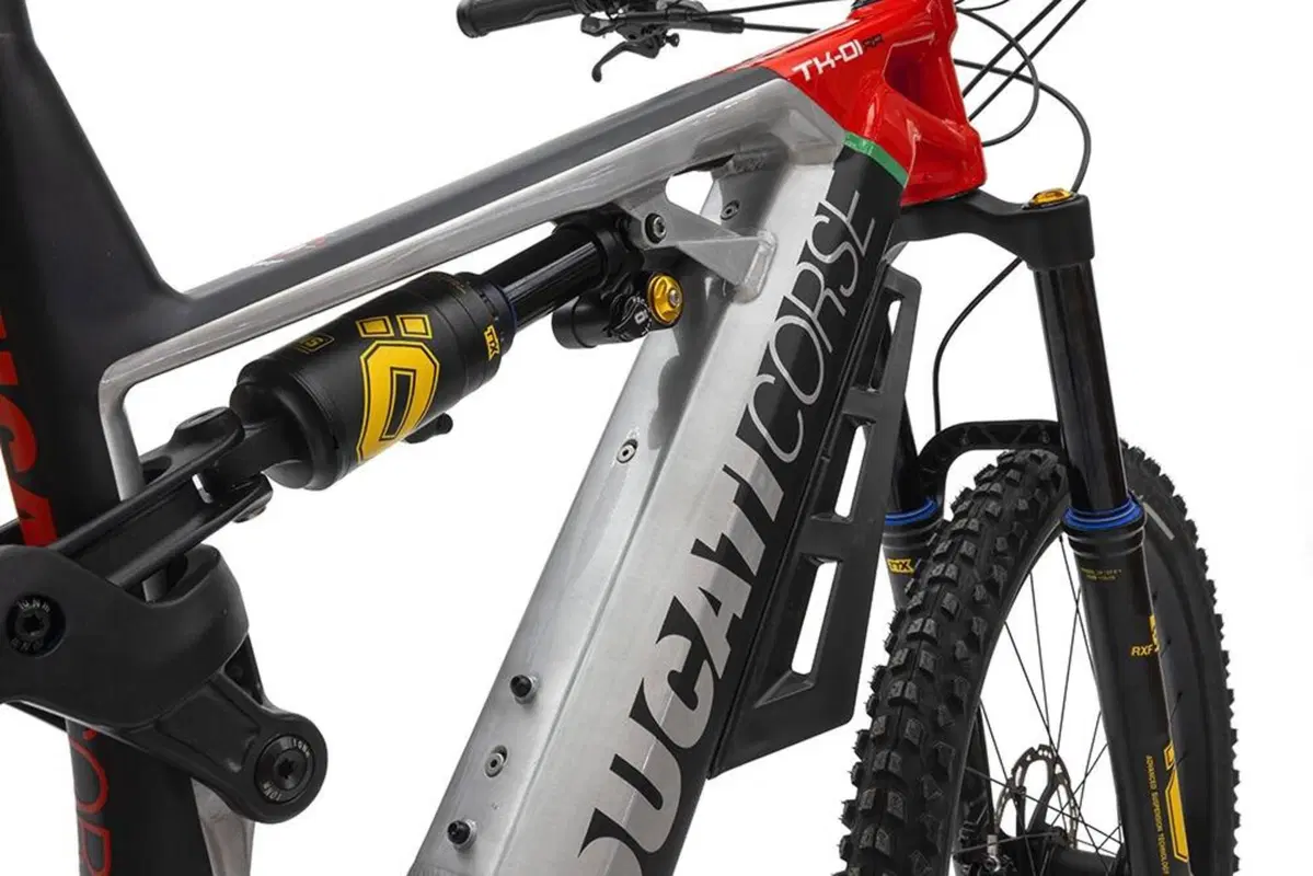 Ducati TK-01 RR: la prima e-mtb da enduro con le ali! ANTEPRIMA MONDIALE (3)