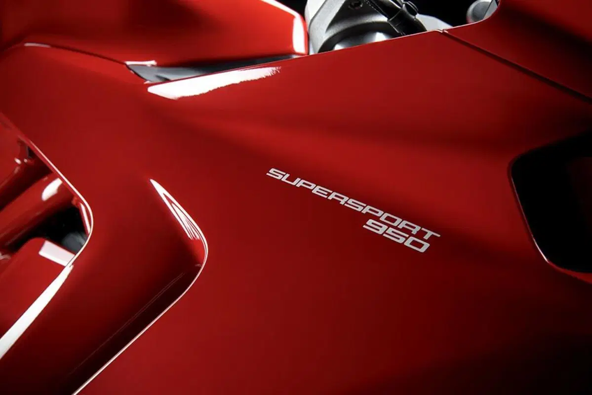 Ducati SuperSport 950 e 950 S 2021: dati e foto (4)