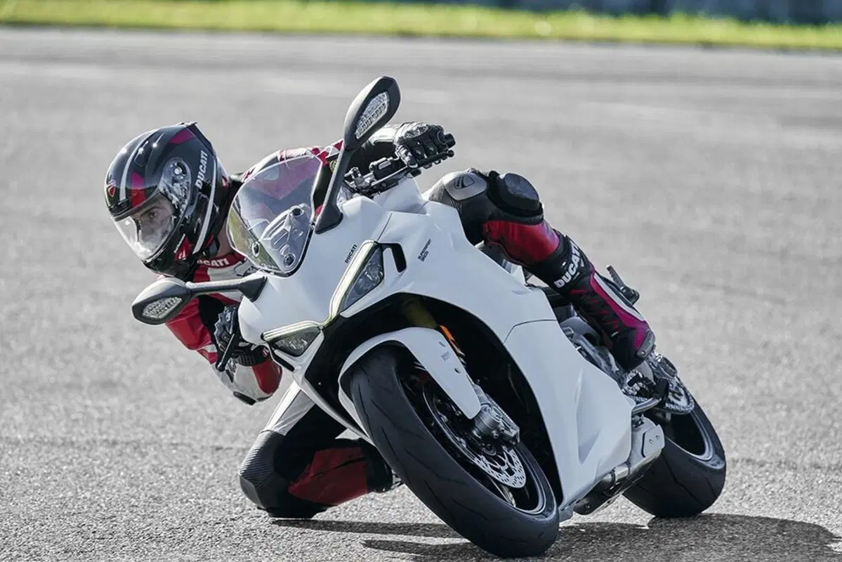 Ducati SuperSport 950 e 950 S 2021: dati e foto (5)